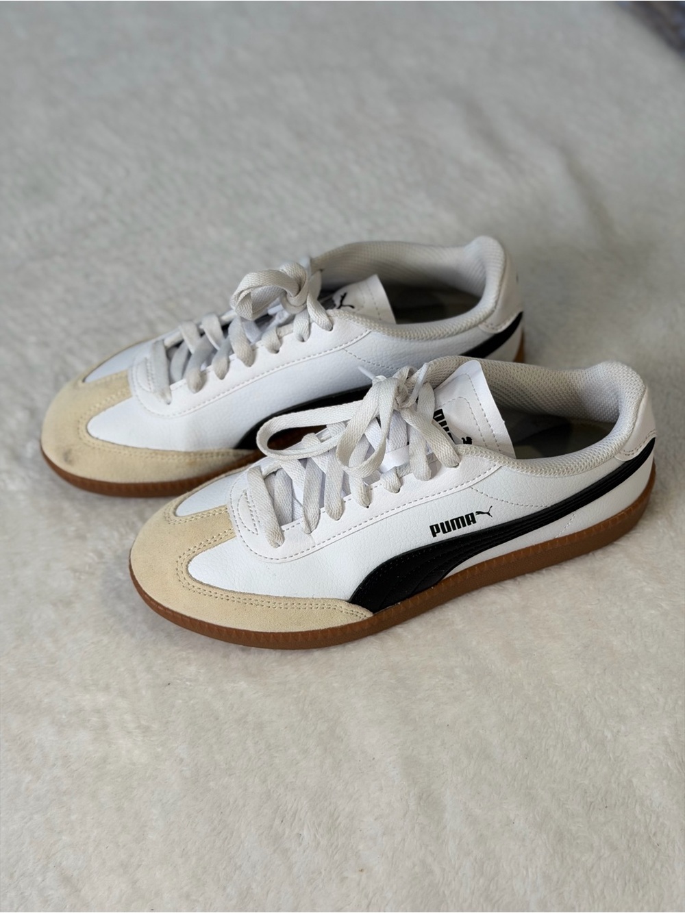 Puma White Black and Cream Classic Sneakers - Picture 2 of 9